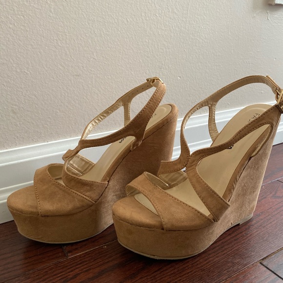 Tan suede wedges - Picture 3 of 4